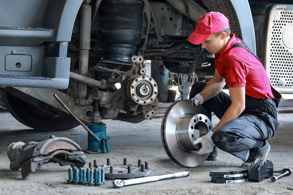 Ford Kamyonlarda Fren Sistemi Bakımı: Güvenli Sürüşün Olmazsa Olmazı